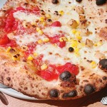 ピソラ - ウィンナーとコーンのピザとじゃがいもコーンのハーフアンドハーフ