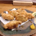 居酒屋はかたんもん - レンコン天。食感がとても良かったので、是非すり身団子と食べ比べて欲しい。