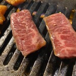 和牛一頭買い 焼肉ホルモン黒野 - 