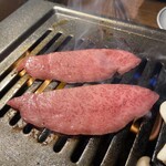 和牛一頭買い 焼肉ホルモン黒野 - 