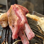 羊肉炭火焼 肉汁屋 - 