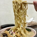 らー麺　Do・Ni・Bo - 固茹でのビロビロ太麺をリフトUP⤴️