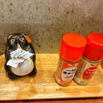 らーめん梶原 - 卓上調味料 と つま楊枝