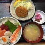 居酒屋 今夜は最高 - 海鮮丼コロッケ付590円