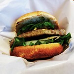 フレッシュネスバーガー - 料理写真:クラッシックアボガドバーガー