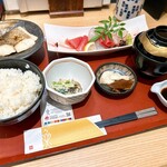 近畿大学水産研究所 はなれ - 近大づくしおさかな御膳