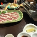 おゝ杉 - 鴨焼の薬味は、レモン、山葵、醤油、塩