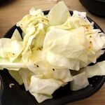 居酒屋 魚と焼鳥 鶏ヤロー! - 「お通しキャベツ」もおかわり（無料）