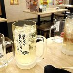 居酒屋 魚と焼鳥 鶏ヤロー! - １リットルジョッキの「トリス横綱ハイボール」（209円）