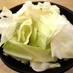 居酒屋 魚と焼鳥 鶏ヤロー! - 「お通しキャベツ」（439円×人数）