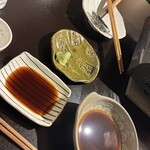 おゝ杉 - 鰻のちり鍋は、山葵醤油で鰻を、野菜はポン酢で