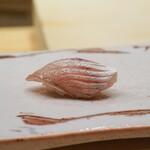 鮨 陸 - 料理写真:かすごの昆布締め