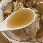 自家製麵 風夏 - 鰹だし中華そばのスープ