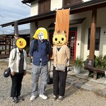 いちごや cafe TANNAL - 帰りに店舗前で記念撮影！！　　　　　　　　　　　　　楽しい時間を過ごすことが出来ました