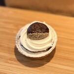 ベーカリー プラート - ◯マロンタルト¥420
…コロンとした栗が可愛くて…
ビジュアルだけで選びました♡(๑˃̵ᴗ˂̵)笑
手のひらに乗るサイズのミニタルトです♪