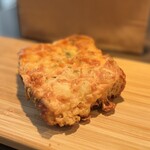 ベーカリー プラート - ◯たらもサラダ¥260
…ハード系のバケットに、
明太子マヨネーズ味のポテサラを乗せて
チーズをトッピングして焼き上げてあります。