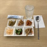 韓亭 - パンチャン。