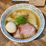 鈴鳴食堂 三番館 - dashi わんたん塩そば+味玉  ¥1100+130