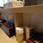 中華そば ながおか - 卓上