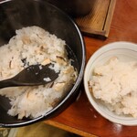 鹿乃屋旅館 - 松茸ご飯は、お代わりもできました！仄かな味付けで、そのまま食べてもおかずと食べても美味しかったです