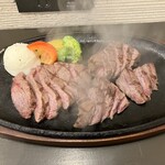 ロッキーズ ステーキハウス - アンガス牛のカッティングステーキ200g