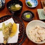 鹿乃屋旅館 - 後半には天婦羅が登場します