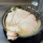 王道家直系 家系ラーメン がく - 