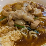 ガボる - お肉は初めの頃と違ってゴロゴロチャーシューですね