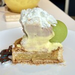 ラ・ローズ・ジャポネ - ▪シャインマスカットのタルト、断面