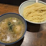 めいげんそ - 料理写真:塩つけ麺豚にんにく　大盛、味玉