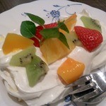 オランダ坂珈琲邸 - 彩フルーツと軽いクリーム　ケーキバージョン
