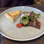 キャトルエピス - コースのオードブルその２　キッシュ