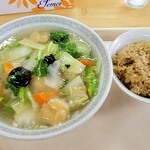 八仙閣 - 料理写真:エビそば＋半チャーハン