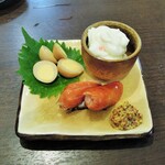 奥出雲 そば処 一福 - 飲み比べについてくるアテ