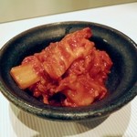 炭火焼肉 道 - キムチ320円別。