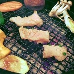 炭火焼肉 道 - 新鮮で厚切り。