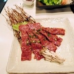 炭火焼肉 道 - 和牛特上ハラミ1880円外。