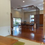 蕎麦にしざわ - モダンだった。すぐに満席になった