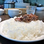 キャトルラパン - ステーキ 毛沢東スパイス オンザライス