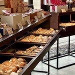 ラ・ローズ・ジャポネ - ▪店内・焼き菓子棚