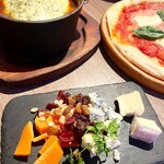 Cheese Meets Meat YOKOHAMA - おまかせチーズの3種盛り