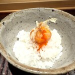 ぬま田 - 玉子を割って１口