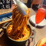 Cheese Meets Meat - 溶岩チーズミートパスタ　