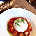 Cheese Meets Meat YOKOHAMA - ブッラータ(ブラッティーナ)のカプレーゼ 