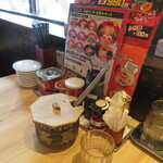 ラー麺 ずんどう屋 - 卓上