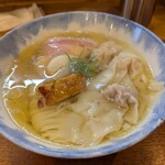 Ramen FeeL - 特上塩らぁ麺2100円です。大盛りはありません。つけ麺は大盛り可。