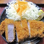 とんかつ つまり - 「厚切りとんかつ定食（２００ｇ）」のメイン
