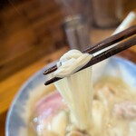 Ramen FeeL - 他店では無いシルキー麺。