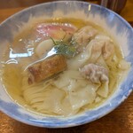 Ramen FeeL - 他店と違うのは、味も去ることながら塩っぽさが少ない事。