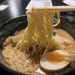 和食処 羽山 - 麺はかなり細めです。